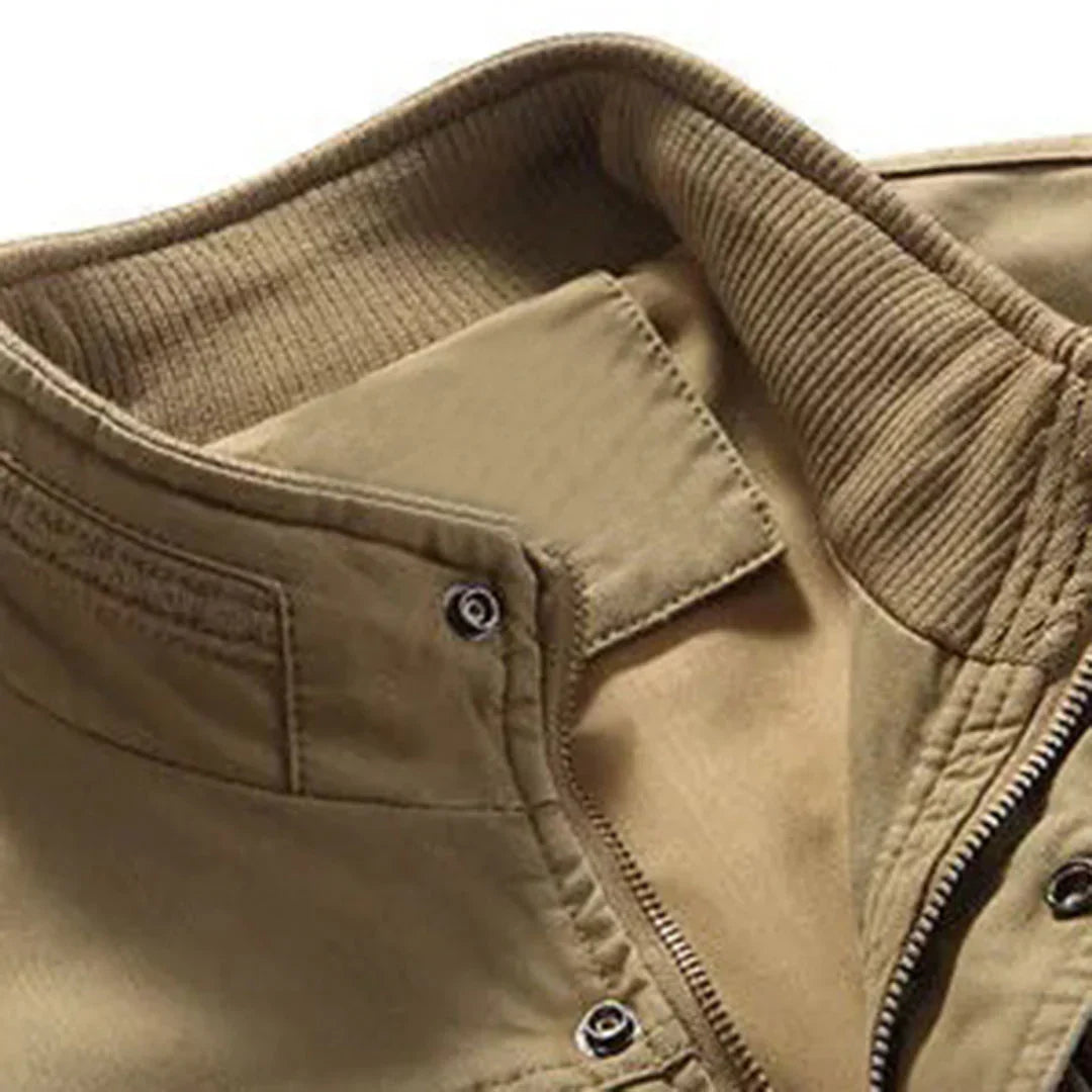 Funktionelle Herrenweste mit vielen Taschen