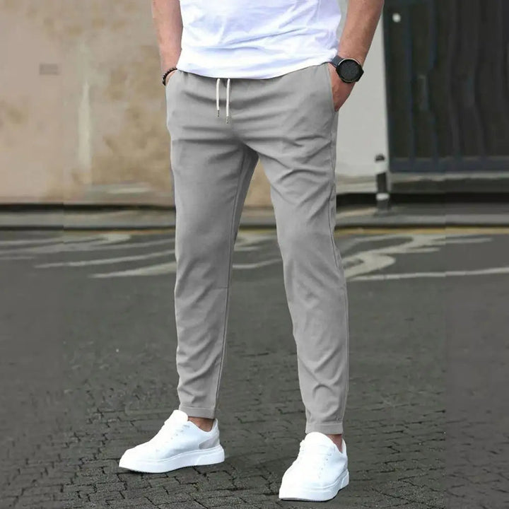 Sportliche Jogginghose für Herren mit Taschen und elastischem Bund