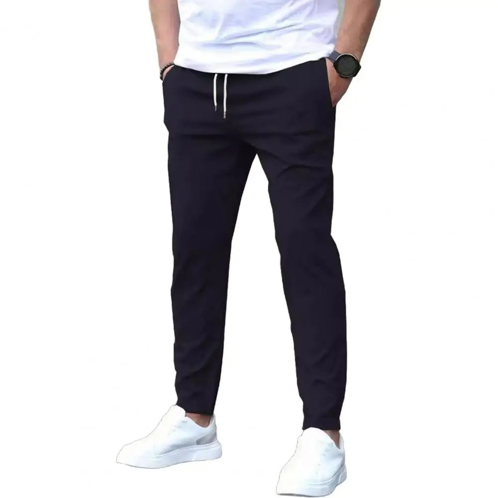 Sportliche Jogginghose für Herren mit Taschen und elastischem Bund