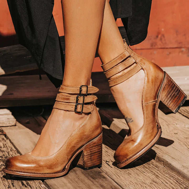 Vintage-Pumps mit Knöchelriemen und Blockabsatz