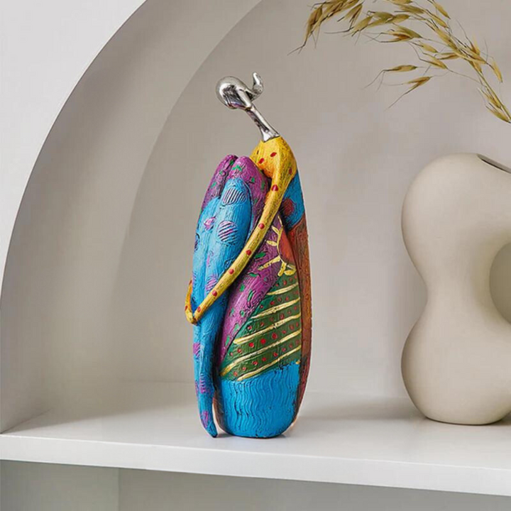 Künstlerische moderne abstrakte Frauenskulptur aus Kunstharz