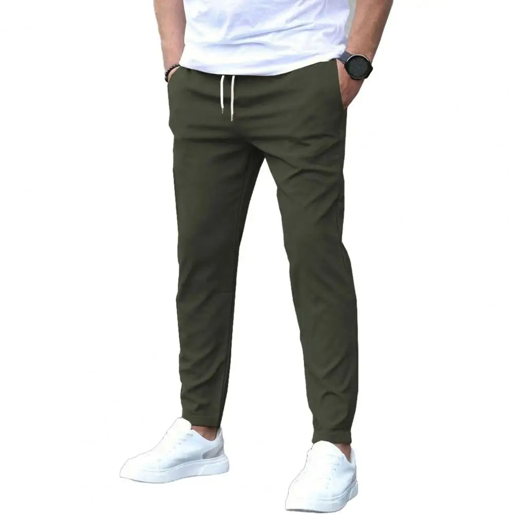 Sportliche Jogginghose für Herren mit Taschen und elastischem Bund