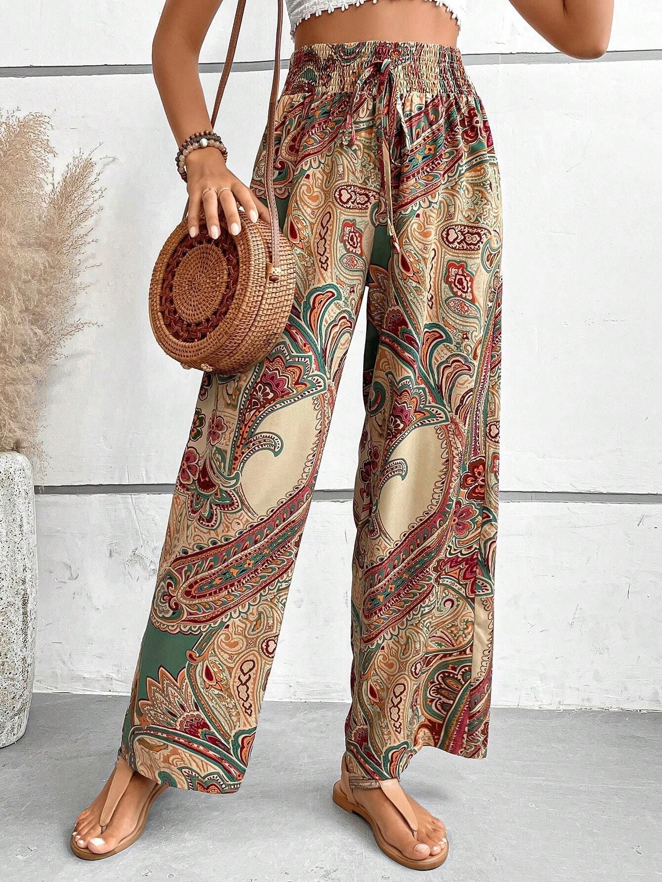 Boho Weite Damenhose mit Schrägtaschen und Paisley-Print
