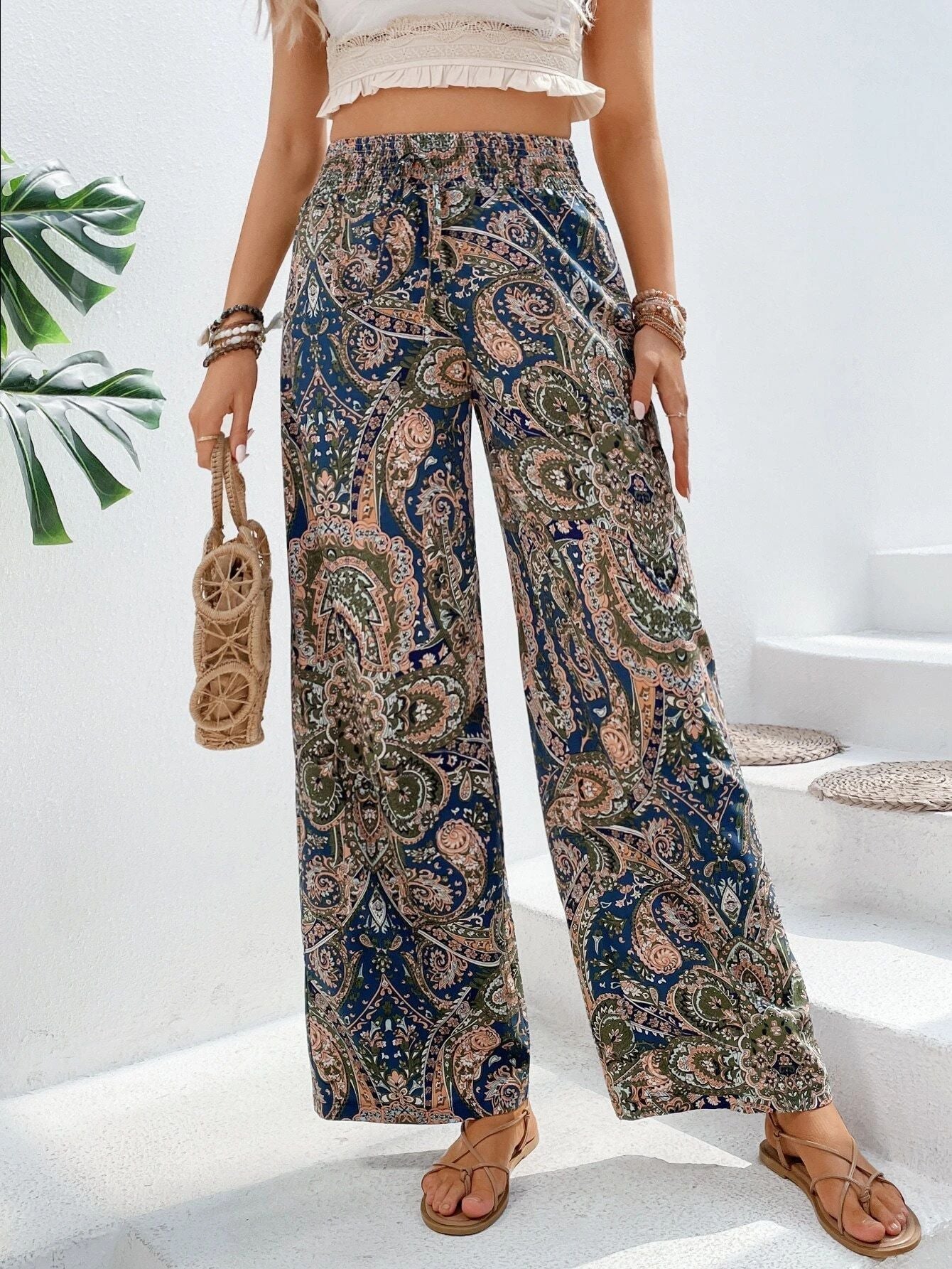 Boho Weite Damenhose mit Schrägtaschen und Paisley-Print