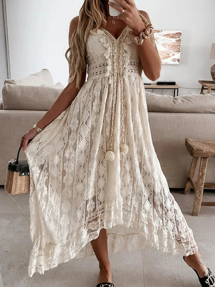 Bohemian Maxi-Kleid mit Spitze und eleganten Schlagärmeln