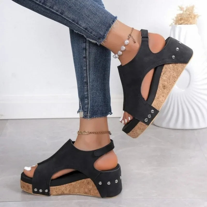 Modische Keilsandalen für Damen