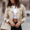 Kurze Damen-Lederjacke mit trendigem Design