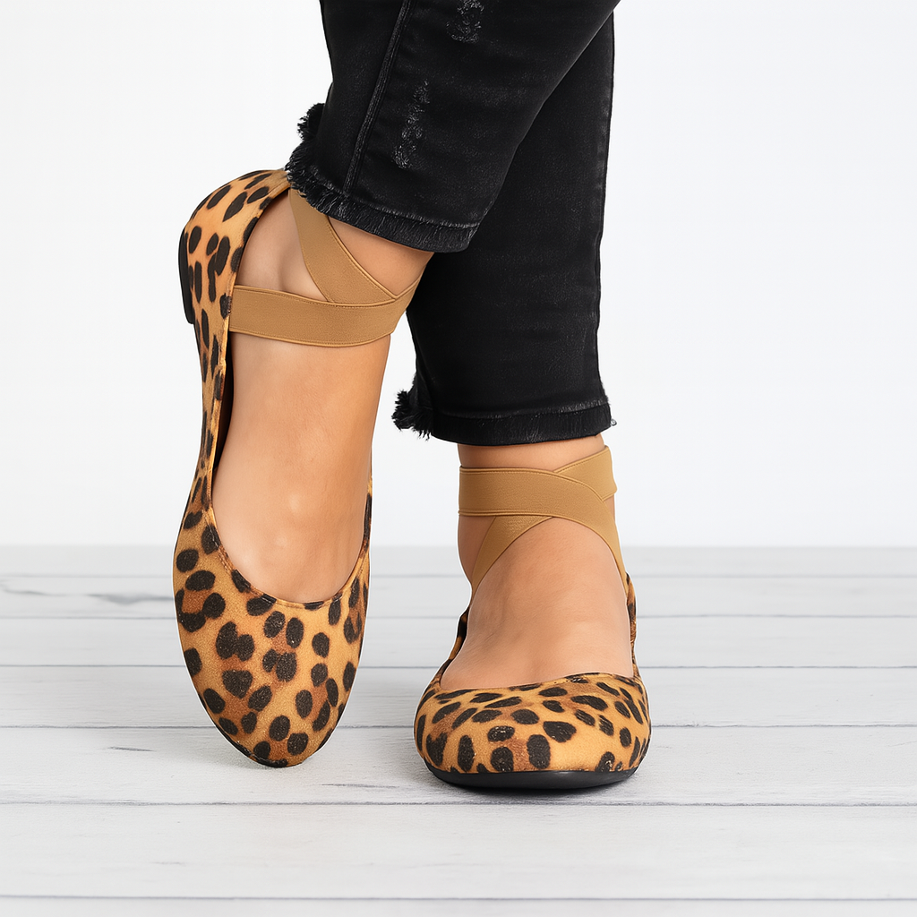 Ballerinas mit elastischem Riemen und Wildleder-Finish