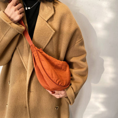 Geräumige Nylon-Umhängetasche für Damen