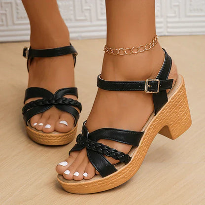 Elegante Gladiator-Sandalen mit klobigem Absatz