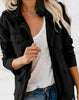 Figurbetonte Daunenjacke mit mehreren Taschen
