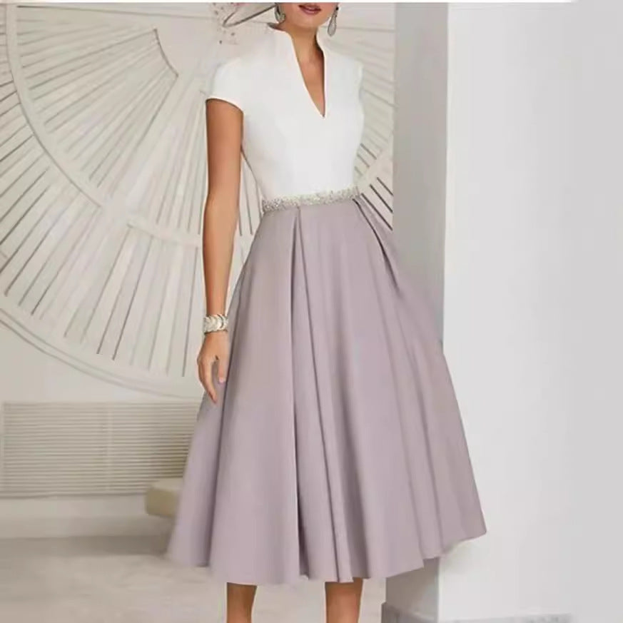 Weißes Farbblock V-Ausschnitt Ausgestelltes Sommerkleid