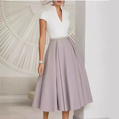 Weißes Farbblock V-Ausschnitt Ausgestelltes Sommerkleid