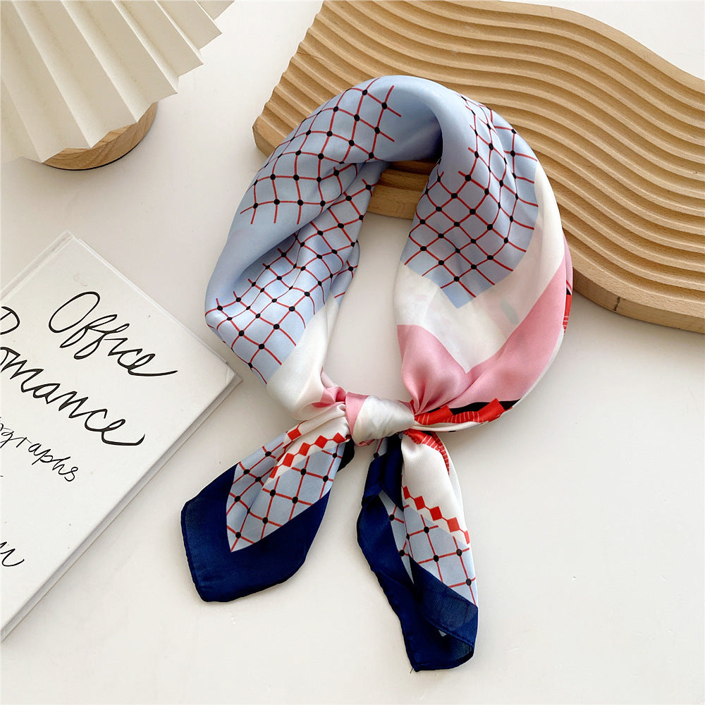 Damenschal aus Satin mit Print