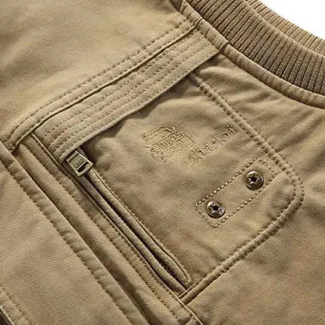 Funktionelle Herrenweste mit vielen Taschen