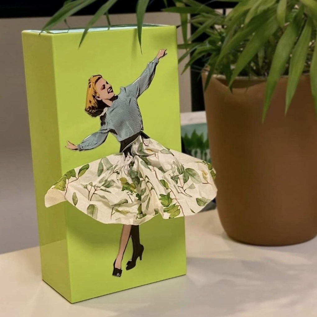 Taschentuchbox „Flying Skirt“