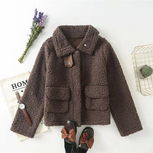 Damenjacke im modernen Schnitt mit Taschen