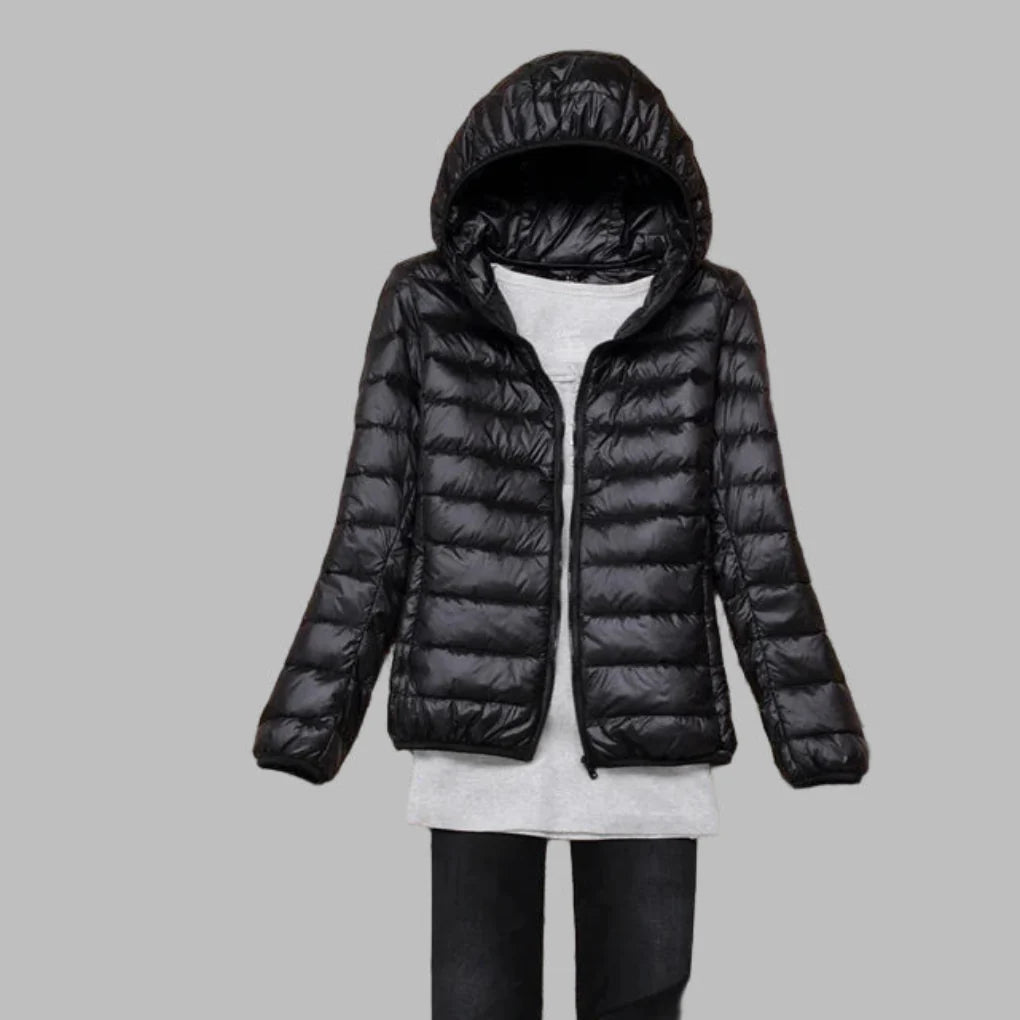 Ultraleichter, verstaubarer Daunenmantel mit Kapuze für Damen