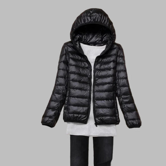 Ultraleichter, verstaubarer Daunenmantel mit Kapuze für Damen