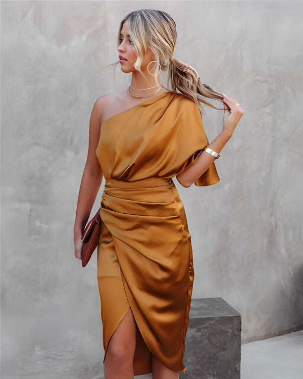 Satin-Midikleid mit One-Shoulder-Design und eleganten Rüschen