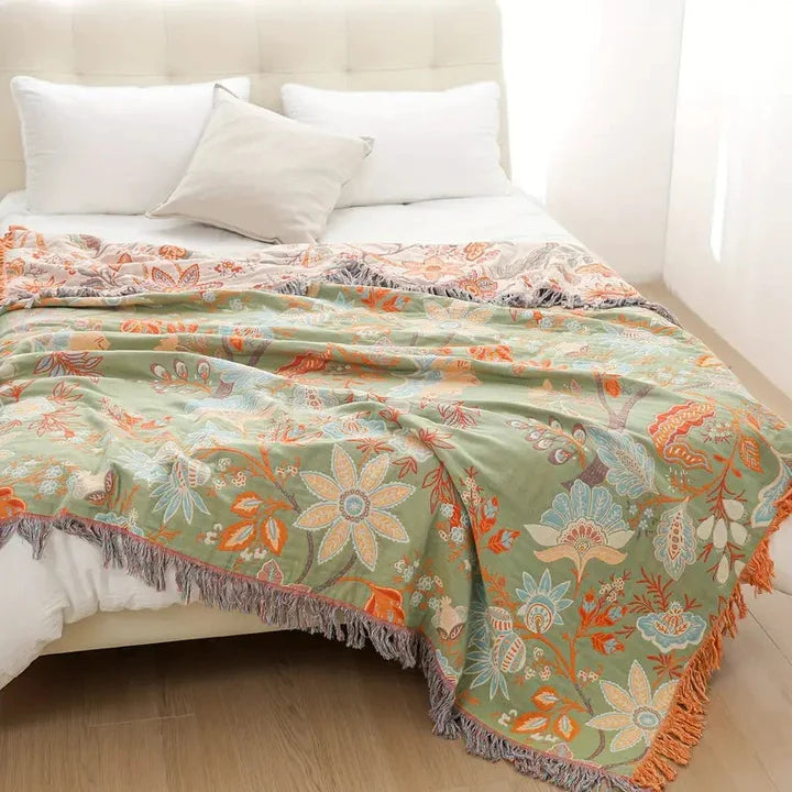Rustikale Boho-Decke mit Blumenmuster
