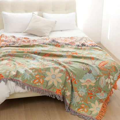 Rustikale Boho-Decke mit Blumenmuster