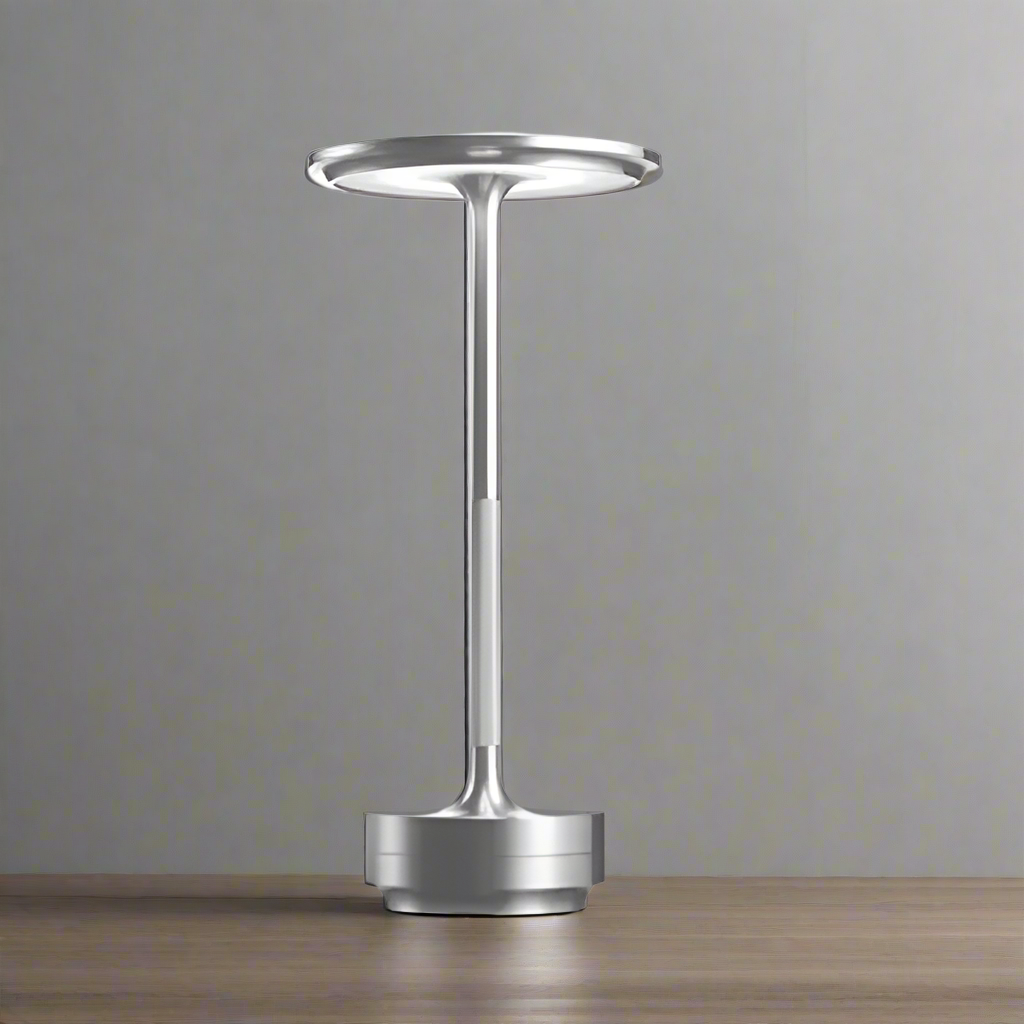 Einfache, kabellose Tischlampe mit Ladefunktion