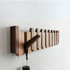 Nachhaltige Wandgarderobe im Klaviertasten-Design